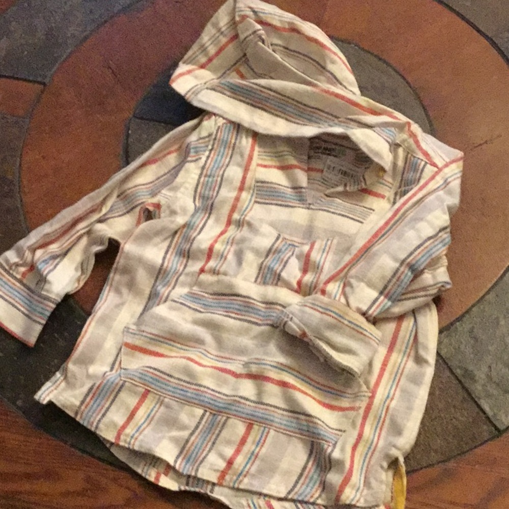 Hooded shirt